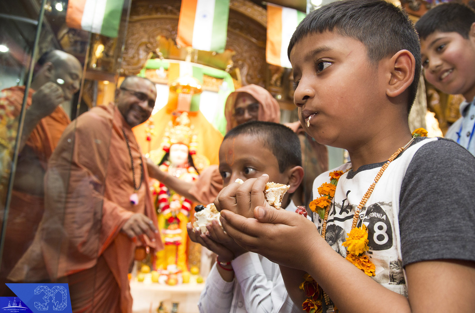 180  - ©1987-2017 SKS Swaminarayan Temple East London